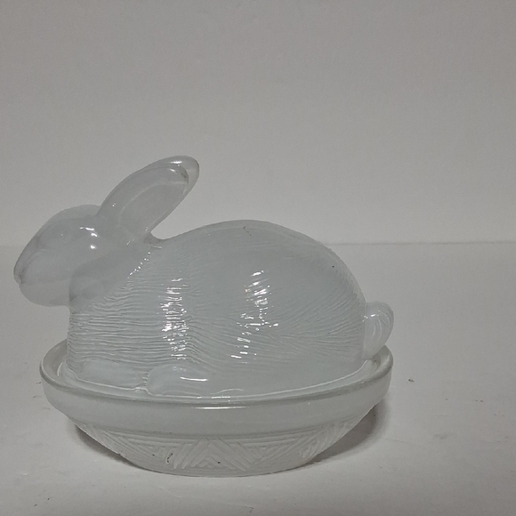 White Glass Rabbit Dish - Picture 3 of 7